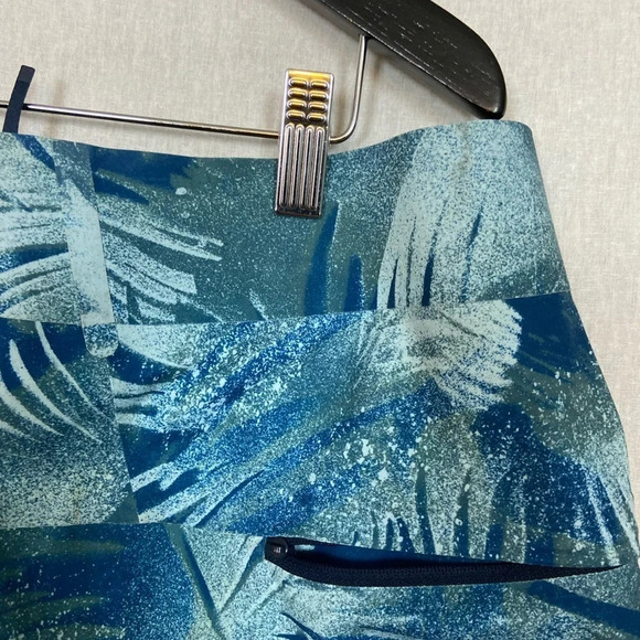 Lululemon Athletica Current State Swim Beach Board Short 9"  Sz 36 - Picture 7 of 11